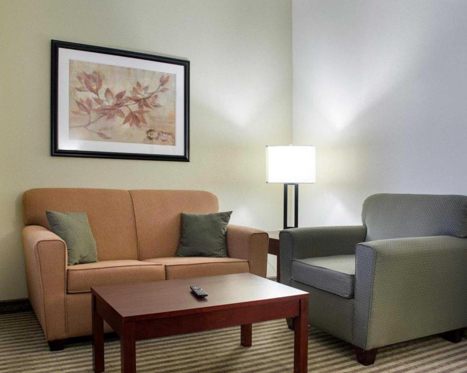 คอมฟอร์ต สวีตส์ Hotel กรีนวูด ภายนอก รูปภาพ