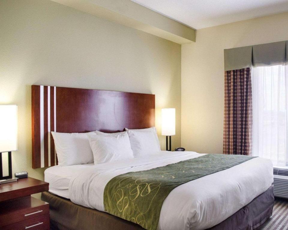 คอมฟอร์ต สวีตส์ Hotel กรีนวูด ภายนอก รูปภาพ