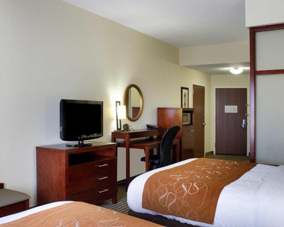 คอมฟอร์ต สวีตส์ Hotel กรีนวูด ภายนอก รูปภาพ