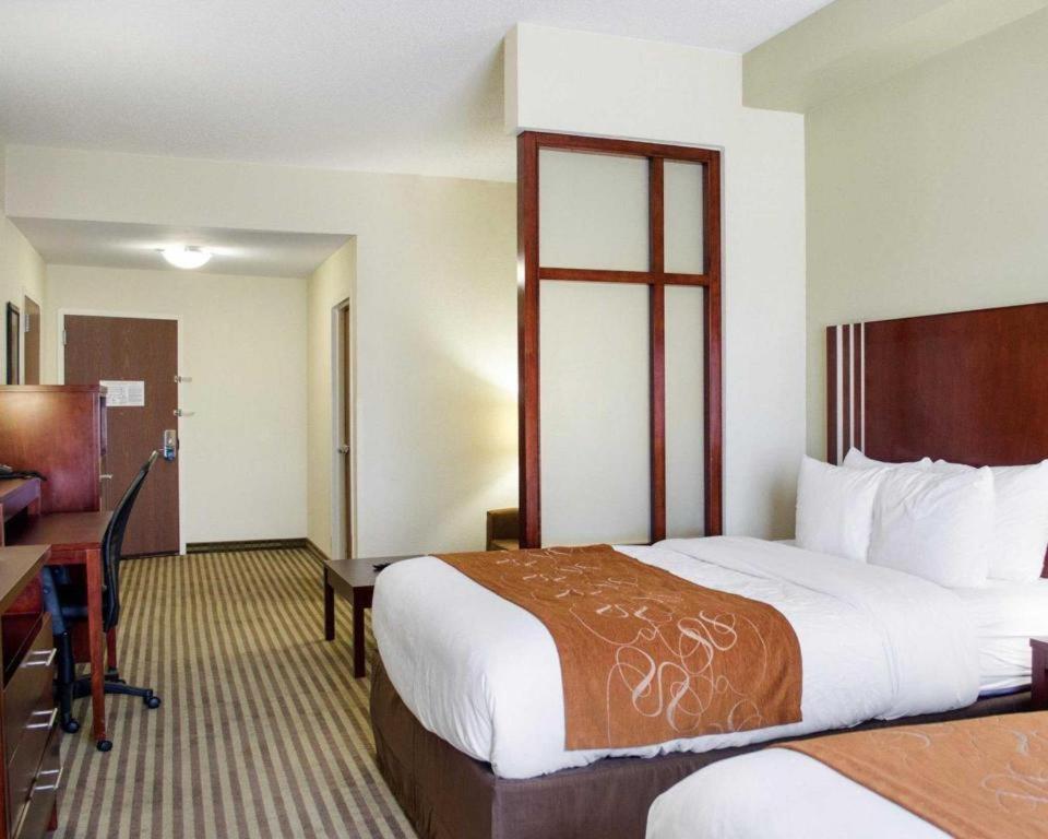 คอมฟอร์ต สวีตส์ Hotel กรีนวูด ภายนอก รูปภาพ