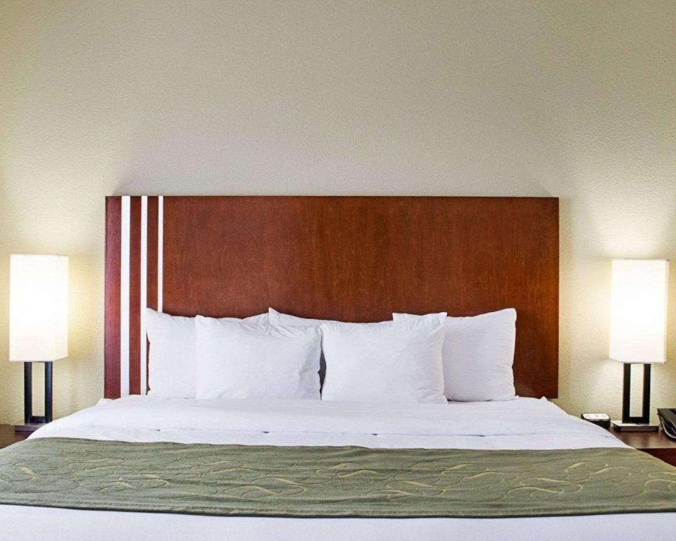คอมฟอร์ต สวีตส์ Hotel กรีนวูด ภายนอก รูปภาพ