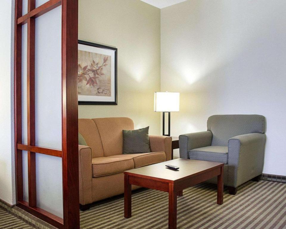 คอมฟอร์ต สวีตส์ Hotel กรีนวูด ภายนอก รูปภาพ
